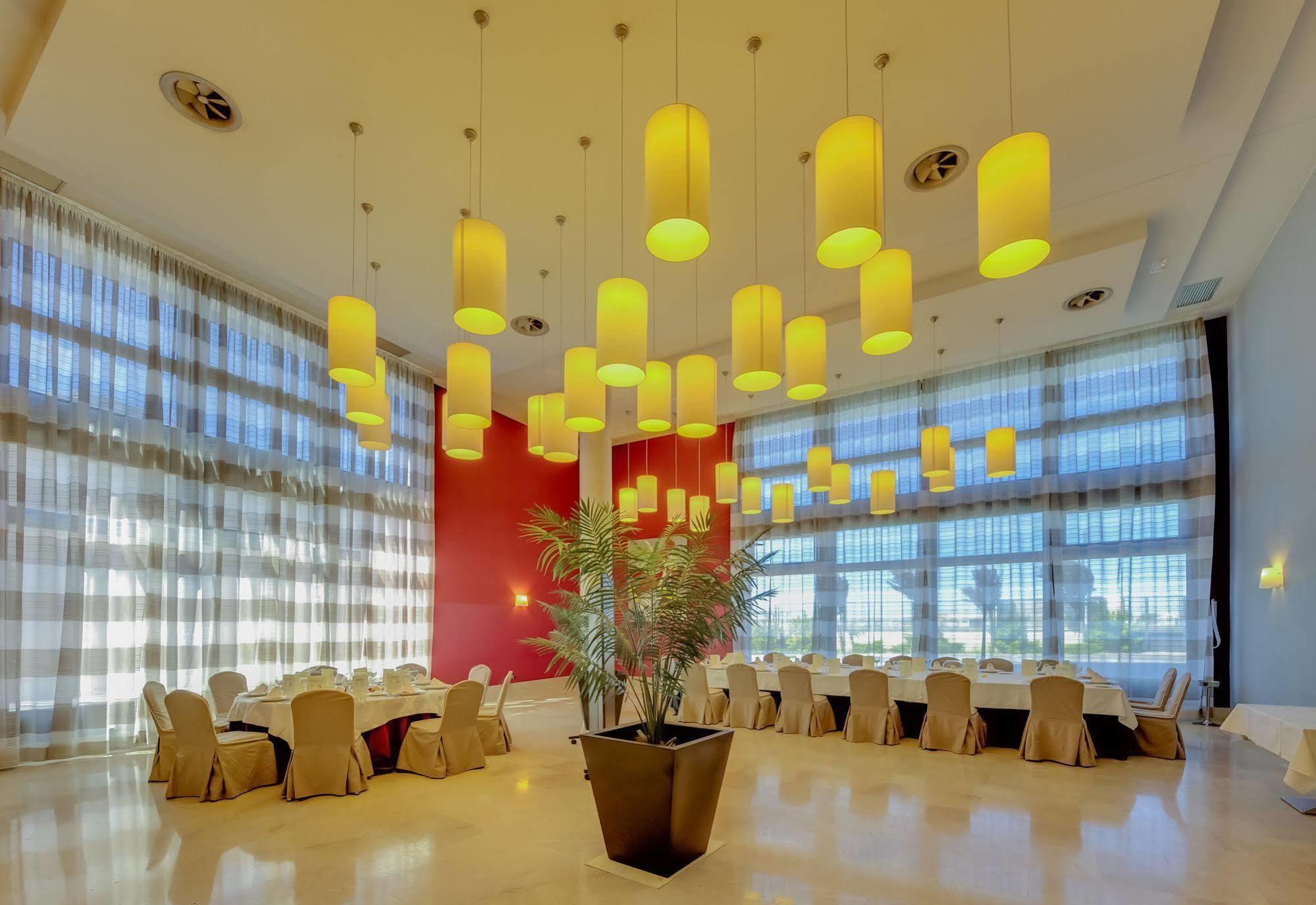 Avant Aeropuerto Hotel 4*